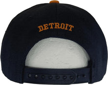 Detroit City Name Diagonal Split Color Font Snapback Baseball Cap (Dark Blue/Orange)