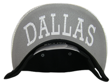 Dallas City Name Textured Brim Adjustable Snapback Baseball Cap (Black/Silver)